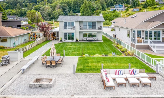 Camano Island Casa | Frente a la playa - N. Camano; monte Baker y Sunset View; 4 habitaciones y 4 camas literas