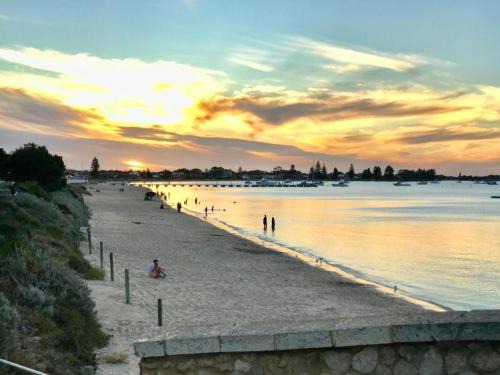 Rockingham Apartamento | Beachfront Nautilus