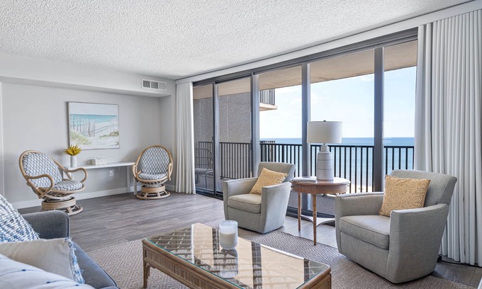 Bethany Beach Condominio | Beachfront, Newly Renovated Edgewater Building Condo
