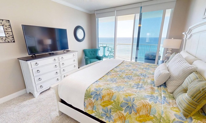 El Centro Beach Condominio | Beachfront Palazzo Condo - 2BR + Bunks, Gulf View w/ Free Beach Chairs!
