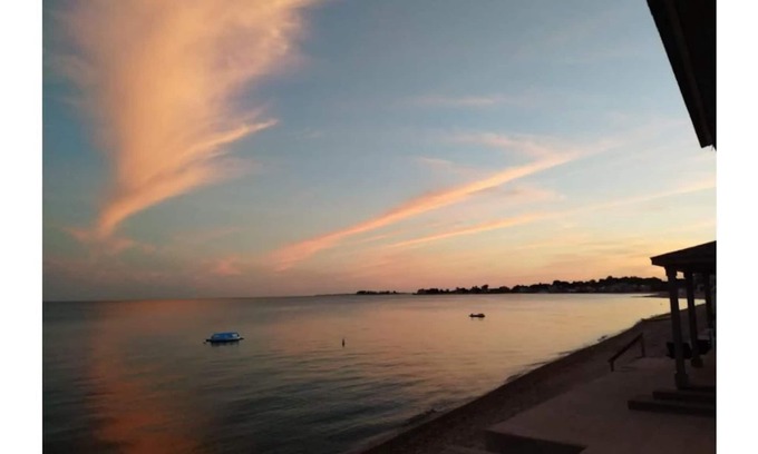 Milford Casa | Beachfront paradise- come, stay, relax!