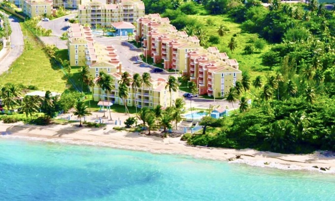 Mediania Alta Apartamento | Beachfront Paradise Resort Villa near San Juan