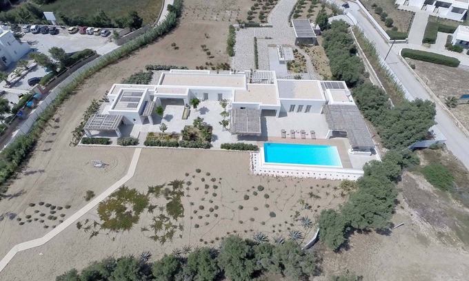 Chrissi Akti Villa | Beachfront Paros Villa | Villa Sandshell | 4 Bedrooms | Direct Access to Beach | Private Swimming Pool | BBQ and Pool Bar | Chrissi Akti