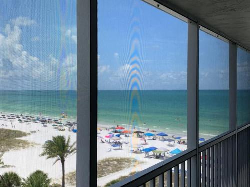 Siesta Key Casa | Beachfront Penthouse - Expansive Gulf View from Every Room! Wifi, Screened Lanai