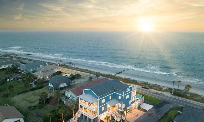 Folly Beach Casa | Beachfront Pool Outdoor Kitchen Firepit Putting Green