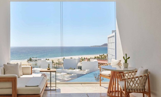 Zona Hotelera Casa | Beachfront Property! Balcony, 5 Pool, Pet-friendly, Steps to Hotelera Beach!