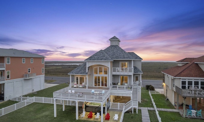Miramar Casa | Beachfront | Private Swim Spa | Pet Friendly