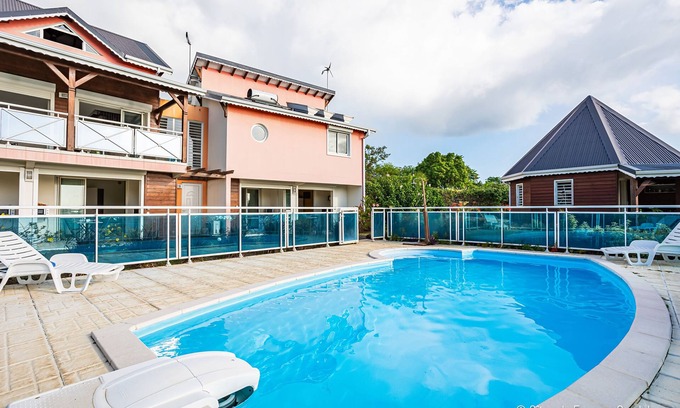 Deshaies Casa | Residencia frente al mar con piscina