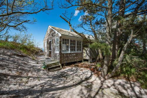 Wading River Casa | Beachfront Romance: Rustic Home w/Private Beach