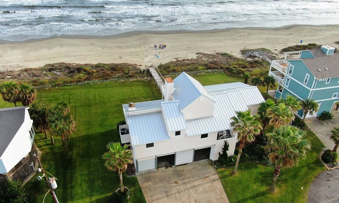 Indian Beach Casa | Beachfront Rose - FRONT ROW- Private WALKOVER -Remodeled - Sleeps 14 - EPIC VIEW