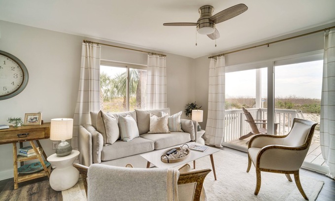 Beachwalk Condominio | Beachfront Saint Helena Island Condo w/ Amenities!