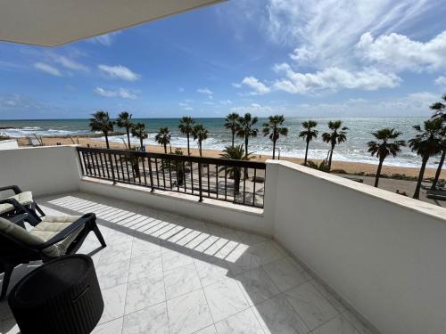 Cavacos Apartamento | Beachfront Sea View 2BR Apartment in a prime location