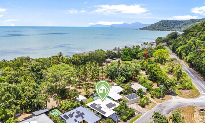 Wonga Beach Casa | Beachfront Serenity at Wonga Beach- Coastal Luxury Awaits: Stunning Beachfront Retreat with Pool and Spacious Living!