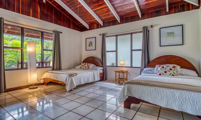 Parrita Casa | Beachfront Studio 2, Playa Palo Seco