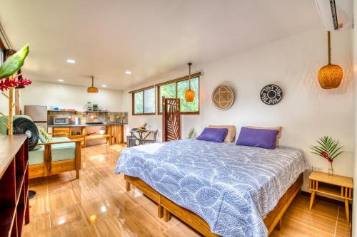 Cocles Apartamento | Beachfront Studio - Direct Beach Access, AC & Fast WiFi