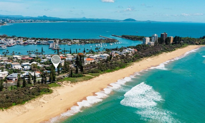 Buddina Apartamento | Beachfront styled Apt w pool