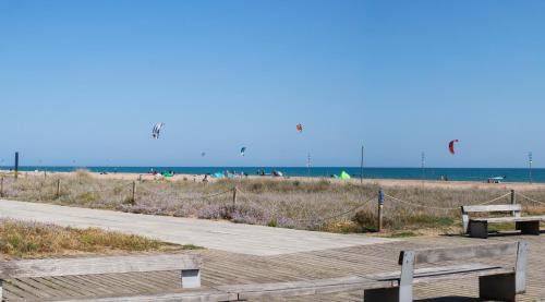 Castelldefels Apartamento | Beachfront Sunny Apartment , Sea & Mountain View