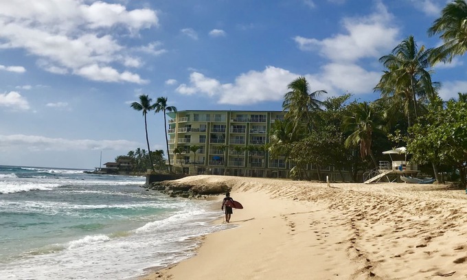 Makaha Apartamento | Frente a la playa, surf, completamente renovado