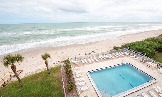 Indian Harbour Beach Condominio | Alquiler de vacaciones frente al mar, hermosas vistas desde el balcón del 5to piso.