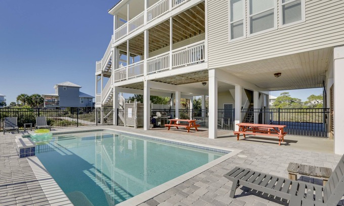 East End Casa | Beachfront Paradise w/ Pool on St. George Island!