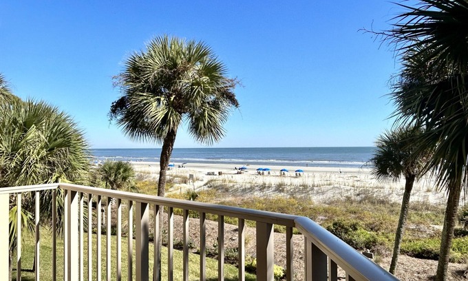 Beach Lagoon Condominio | BEACHFRONT VILLA WITH OCEAN VIEWS! NEAR GOLF, DINING, SHOPPING HILTON HEAD
