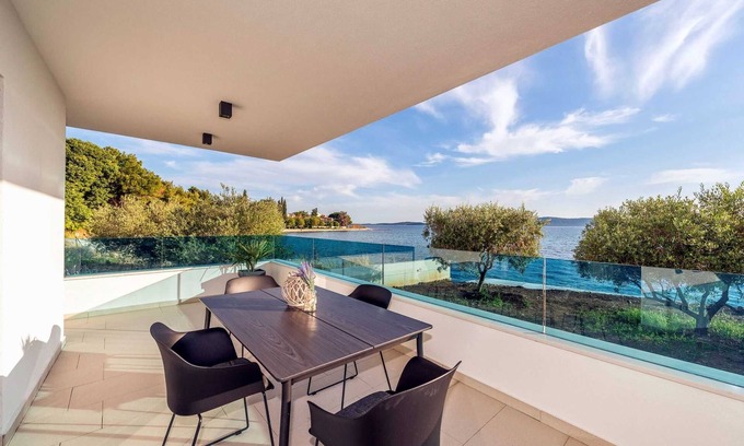 Bibinje Apartamento | Frente a la playa Villa Fresca (F1) Apartamento de lujo 2+1 personas