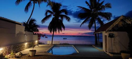 Flic-en-Flac Villa | Beachfront Villa Klondike - Private 3-bedrooms