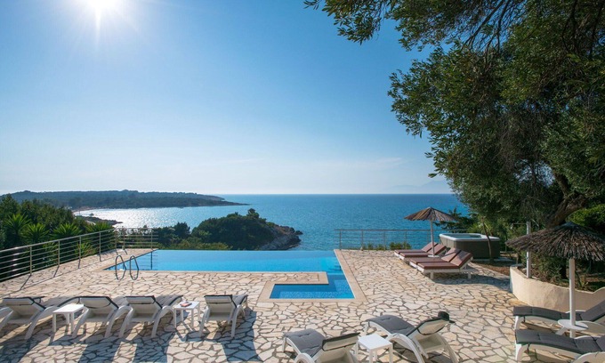 Agios Spyridon Corfu Villa | Villa en Kárniaris con 7 habitaciones, capacidad 15