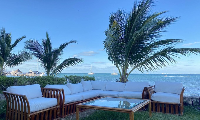 Zona Hotelera Villa | Beachfront Villa w/Views, Chef, 2 Pools, & TennisCourt