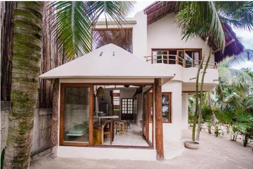 Zona Hotelera Villa | Beachfront villas in Tulum beach- Best location!