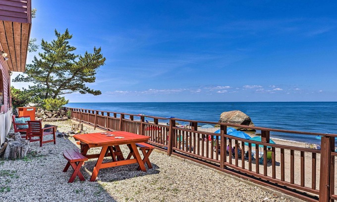 Wading River Casa | Beachfront Wading River Home w/ Deck & Grill!