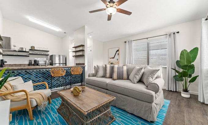 Holiday Beach Casa | Beachside 1BR Oasis – Walk to Panama City Beach!