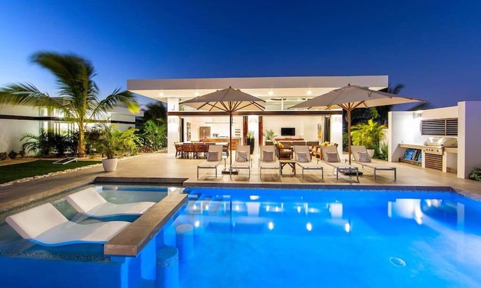 Long Bay Hills Villa | Beachside 4 Bedroom Villa with Pool and Resort Amenities - White Villas - v9