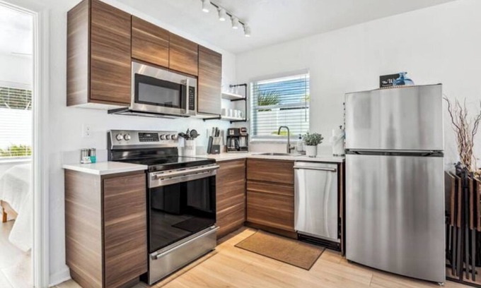 Capri Isle Apartamento | Beachside 4-Private Suites in Treasure Island