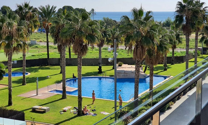 Torredembarra Apartamento | Apartamento con Piscina y Cerca de la Playa, Ideal Familiar