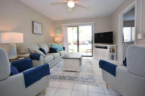 St. Augustine Beach Apartamento | Beachside Bliss-Courtyard Villa-Beachside condo