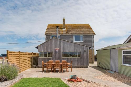 Lydd Casa | Beachside by Bloom Stays