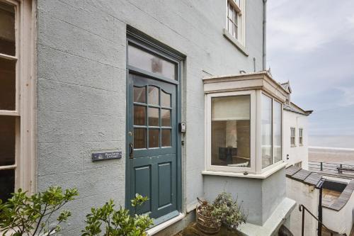 Sandsend Casa | Beachside Cottage