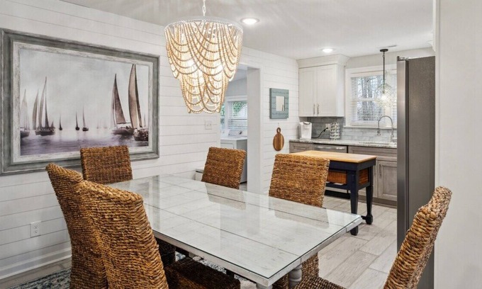 Buckroe Beach Casa | Beachside Escape: 1/2 mile from beach for family getaway