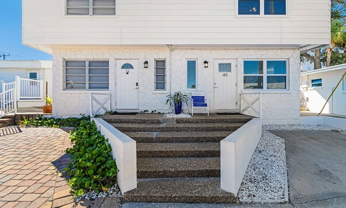 Aloha Kai Casa | Beachside Escape for 6 with Pool & Direct Sand Access – Aloha Kai #49