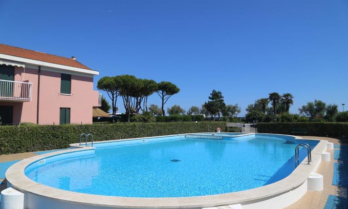 Mazzorno Sinistro Casa | Beachside Family Garden Retreat