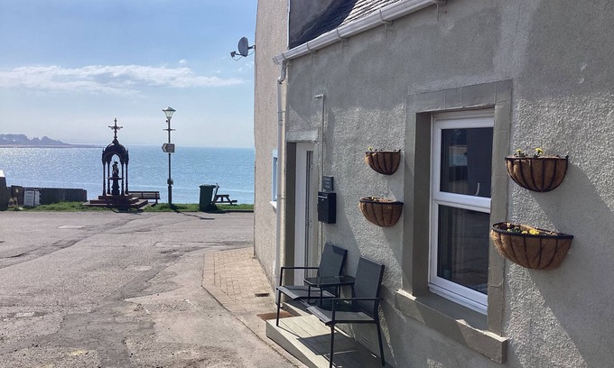 Portmahomack Cabaña | Beachside fisherman’s cottage, Northcoast 500 route, dolphins, northern lights🐕