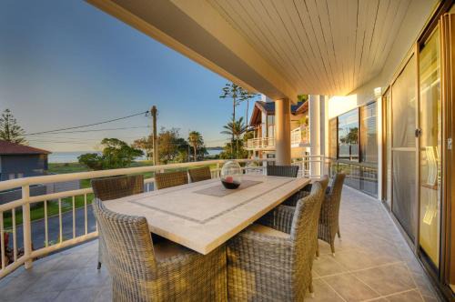 Sapphire Beach Casa | Beachside Manor