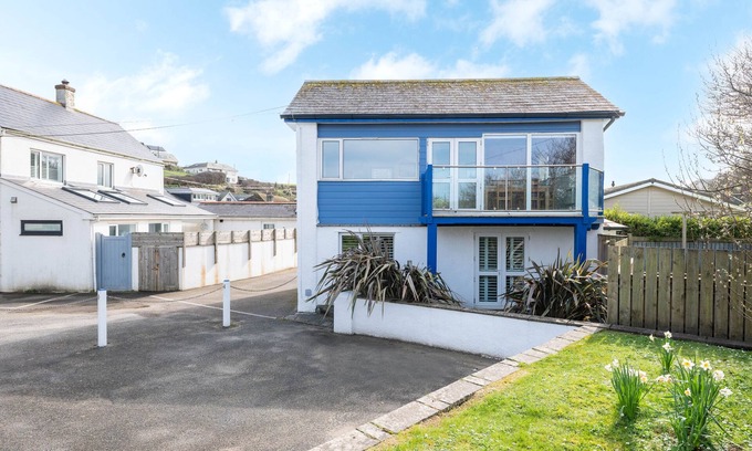 Polzeath Cabaña | BEACHSIDE, pet friendly, country holiday cottage in Polzeath