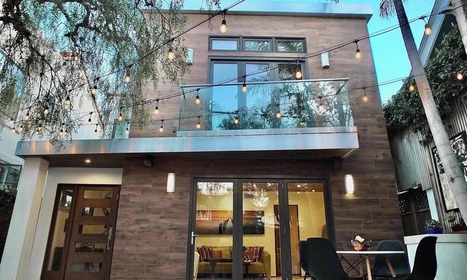 Peninsula Casa | Beachside Sanctuary – Lovely 3 BDR Steps to Ocean!