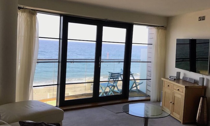 West Bay Apartamento | Impresionante apartamento junto a la playa con vistas al mar y al puerto