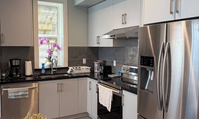 White Rock Casa | Beachside Vacation Suite in beautiful White Rock, BC, Canada