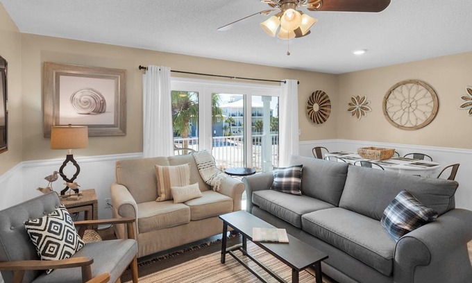 Seagrove Beach Condominio | Beachside Villas - Minutes to The Beach - Ground Floor - Pools & Tennis
