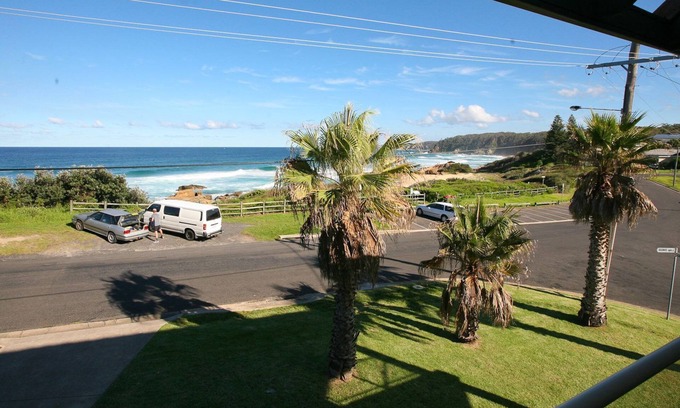 Bermagui Apartamento | BEACHVIEW: 1/33 Scenic Drive - Great View. A pie de playa, piscina azul y tiendas.