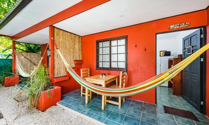 Palm Beach Estates Apartamento | Cabinas totalmente equipadas a 5 minutos a pie de la playa. C.A. WIFI. Cocina. Tablas Bicicletas